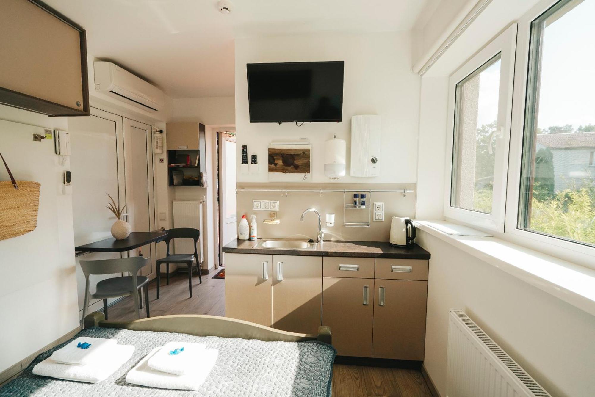 Seaside Studio Apartment The Red Fish อัปชูเซียมส์ ภายนอก รูปภาพ
